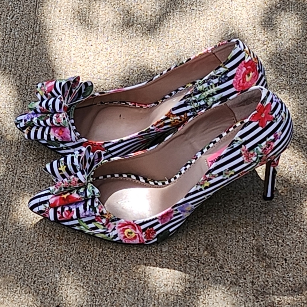 Black and White Peep-Toe Heels with Bow Detail